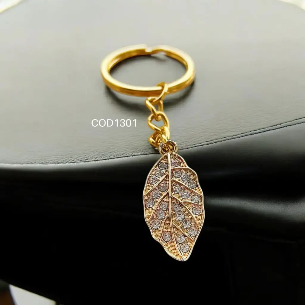 Llavero de hoja diamantada