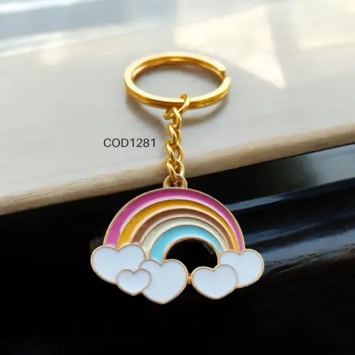 Llavero de arcoiris de corazones.