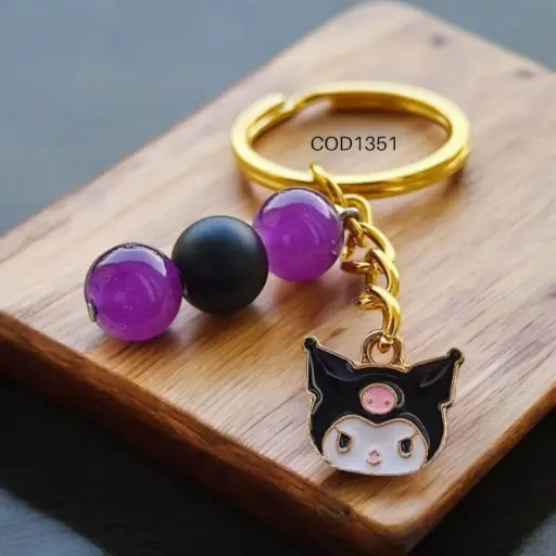 Llavero de kuromi con perlas